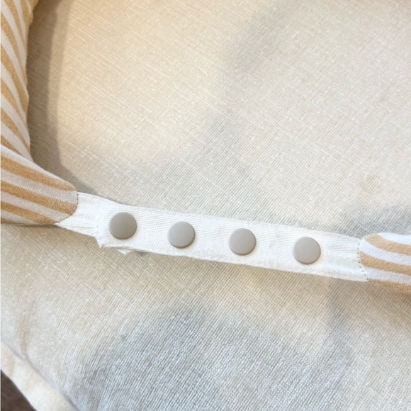 Mamaway Pregnancy Pillow for Sleeping / Nursing Pillow for Pregnancy - Picture 8 of 10